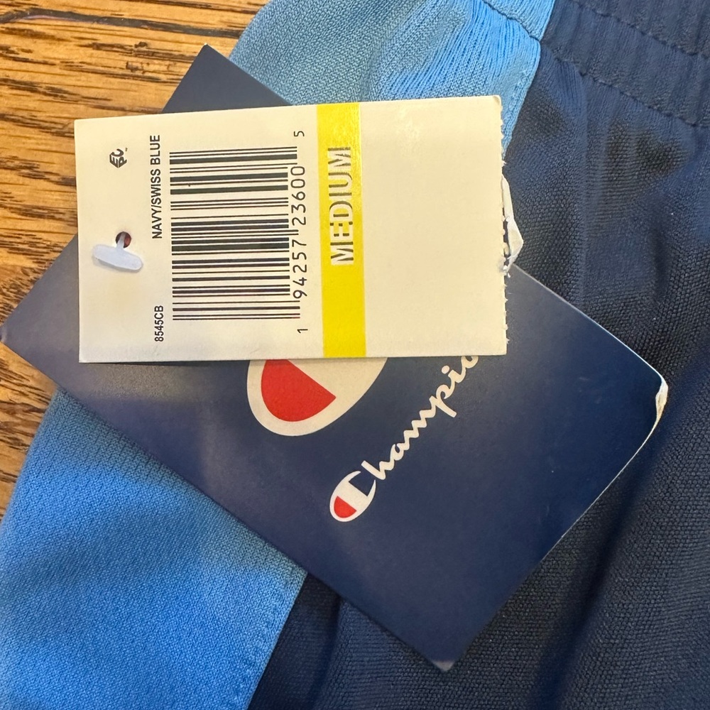 Champion basketball shorts size medium - Picture 2 of 6